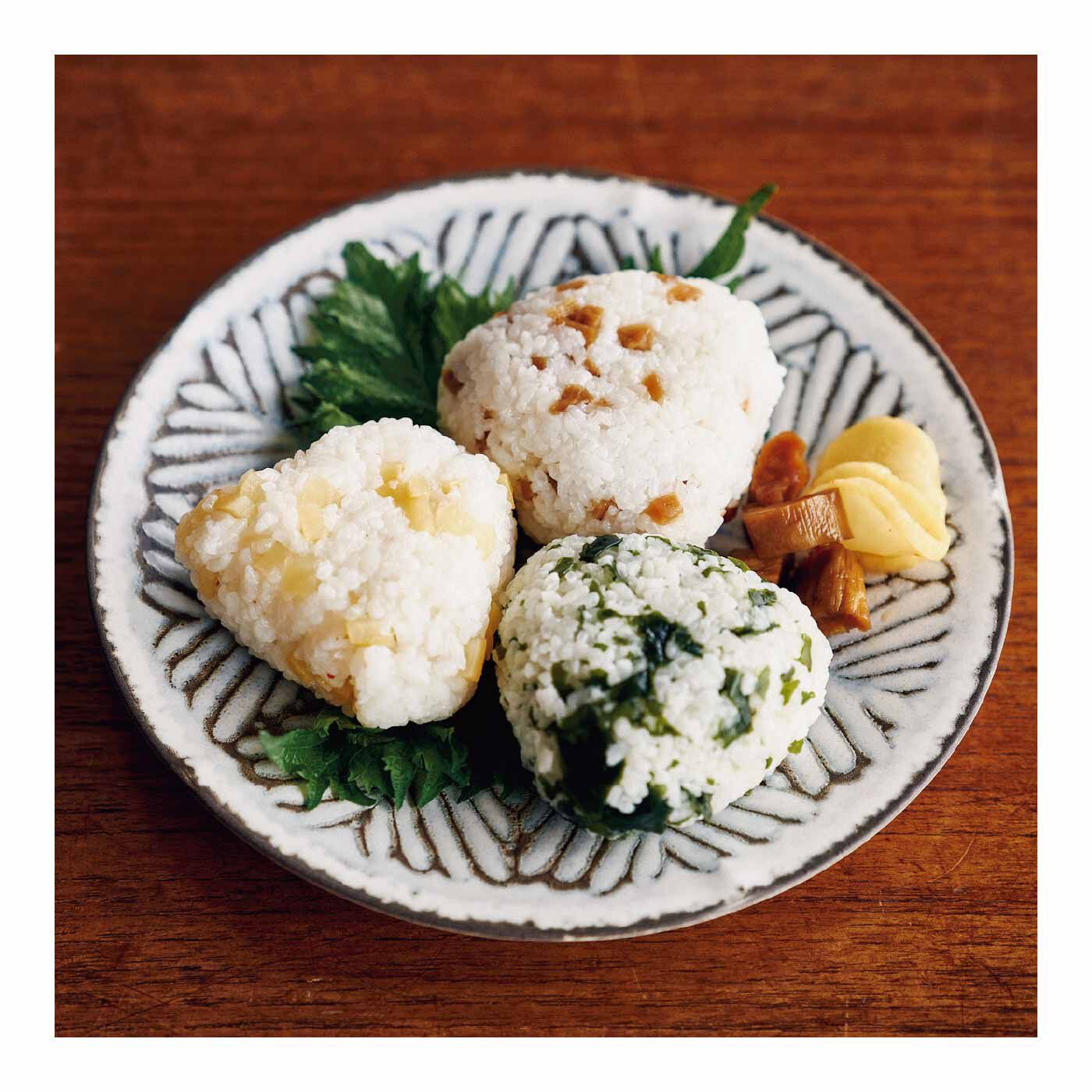 常備食にも 漬物缶 & 非常時持出米にわかめごはんが新登場!パカッと開けるだけで、干したくあん専用品種の大根を天日干しにした「日向漬(ひなたづけ)」や高菜、キュウリ漬けなど、パリポリとした食感