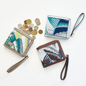 UP.de がばっと開いてさっと取り出せる 織柄が美しい二つ折り財布