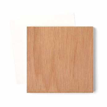 繊細な刺しゅうを素敵に演出する 正方形の木製パネル