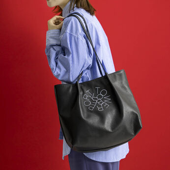 ブリリアンス神戸基金 KOBE PORT TOWER 福岡の鞄作家が作った 職人本革のカーポラヴォーロトート〈Black〉