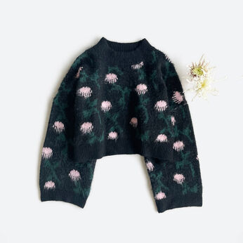 ｈａｃｏ！×ＮＯＫＩ 花をまとうコラボシリーズ【糸菊】お花の模様に編み立てたふわほわジャカードショート丈ニット