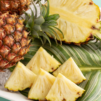 【予約限定・締切5月26日】沖縄の甘い香りをお届け！ピーチパイナップル２個セット