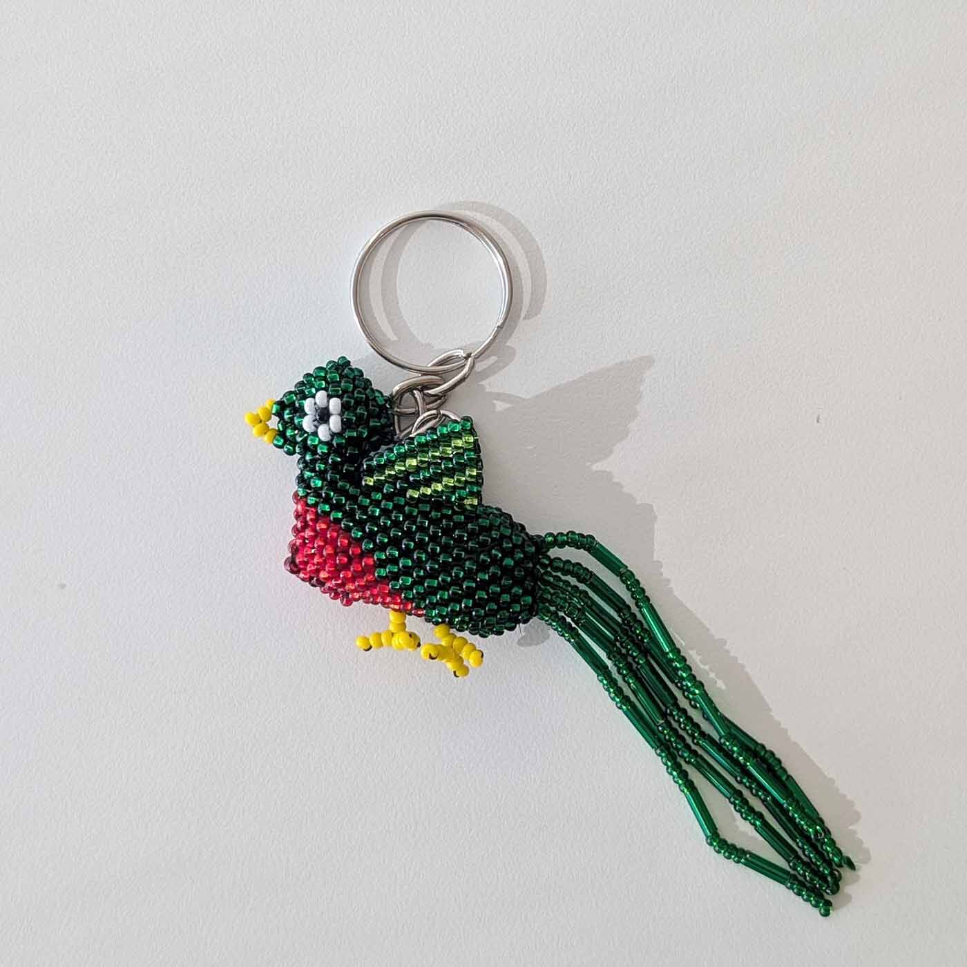 メキシコ製のビーズアニマルキーホルダー〈ピーコック〉