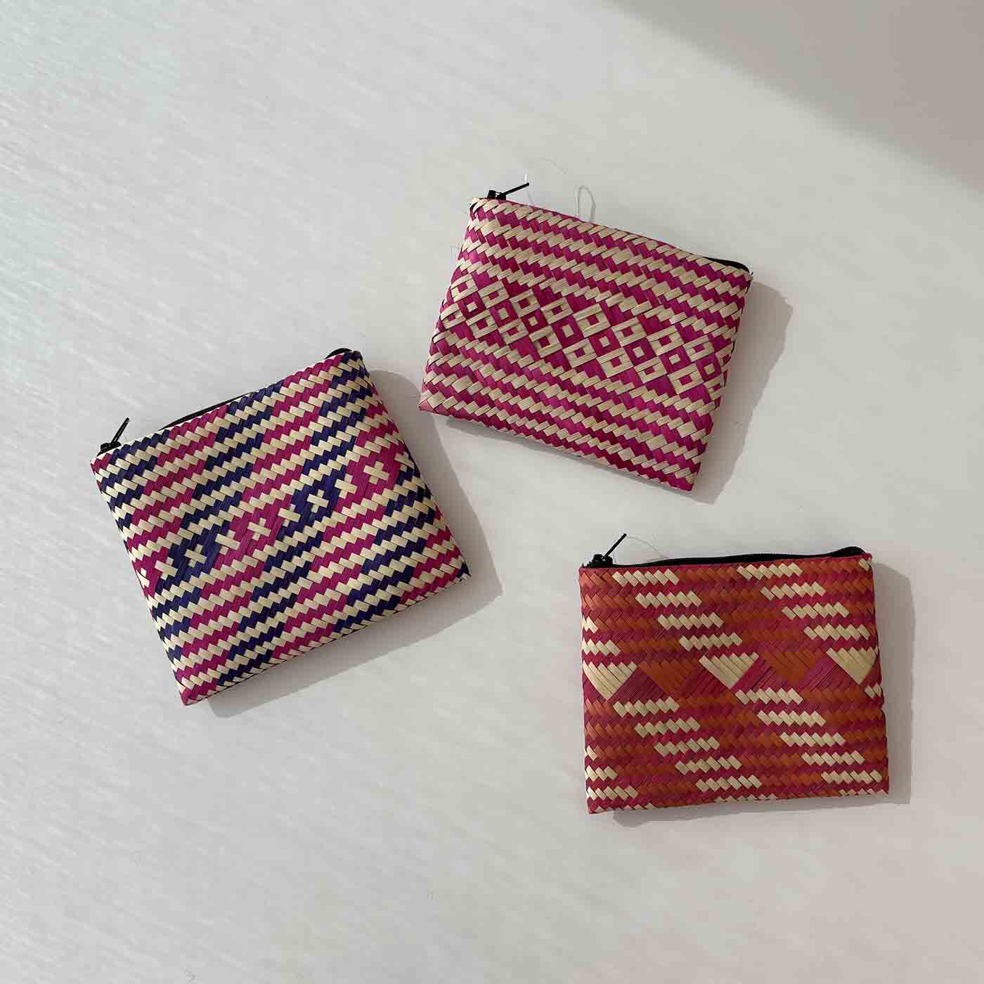 ウガンダのパームリーフポーチ　Ｓ