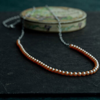 神戸の老舗真珠メーカーと作った ピーチメルバパールのチェーンネックレス〈シルバー925〉