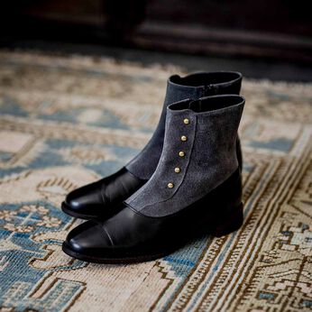 長田の靴職人とプランナーＭＯＥが作った 職人本革のボタンアップブーツ〈ブラック＆グレー〉