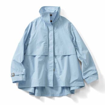 【3～10日でお届け】IEDIT[イディット] 牧野紗弥さんコラボ 撥水（はっすい）加工素材がうれしい ハーフ丈スタンドカラートレンチ風デザインコート〈ブルー〉