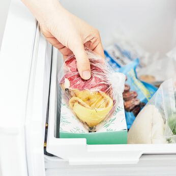 エスキューブキッチンズ 生ごみを凍らせてにおいを閉じ込める 冷凍庫ゴミ箱
